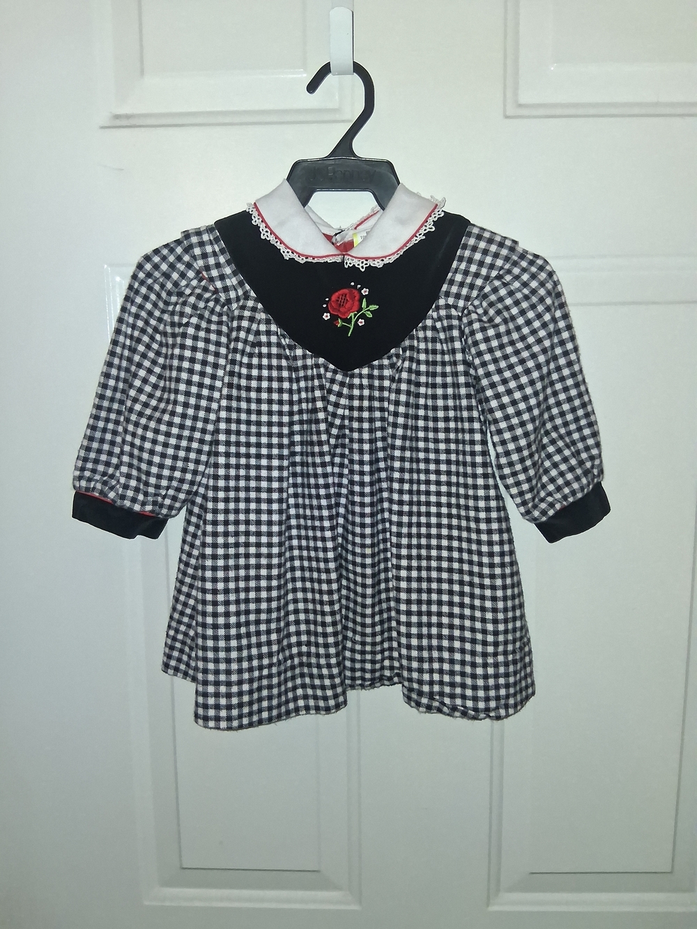 jcpenney Black & White Gingham Top with Red Rose Embroidery